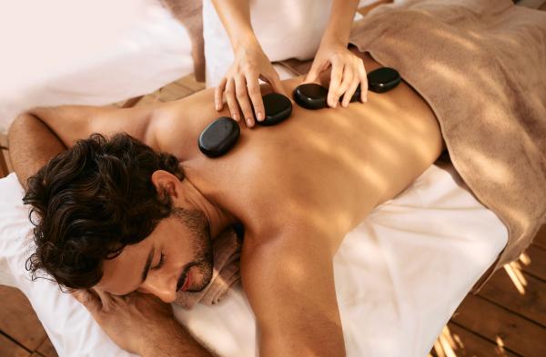 Massage aux pierres chaudes